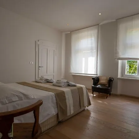Pensjonat Suite Villa Emilia *