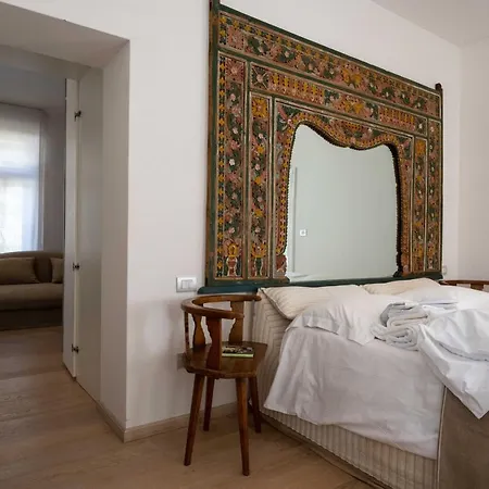 Suite Villa Emilia *